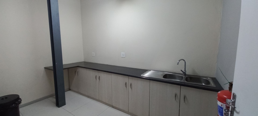 To Let commercial Property for Rent in Gosforth Park Gauteng