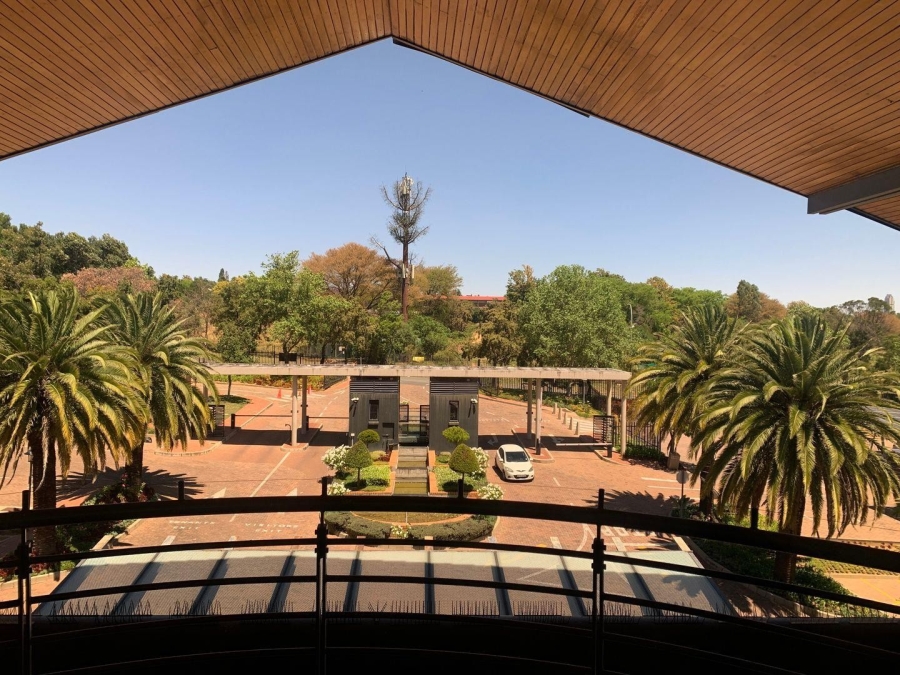 To Let Commercial Property for Rent in Gallo Manor Gauteng