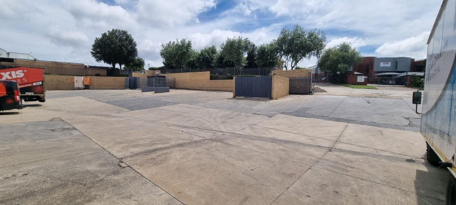To Let commercial Property for Rent in Randjespark Gauteng