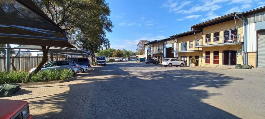 To Let commercial Property for Rent in Driehoek Gauteng