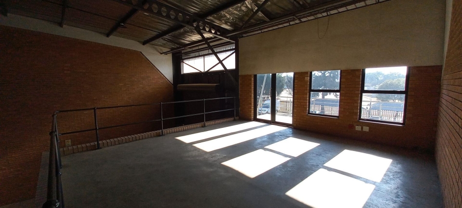 To Let commercial Property for Rent in Driehoek Gauteng