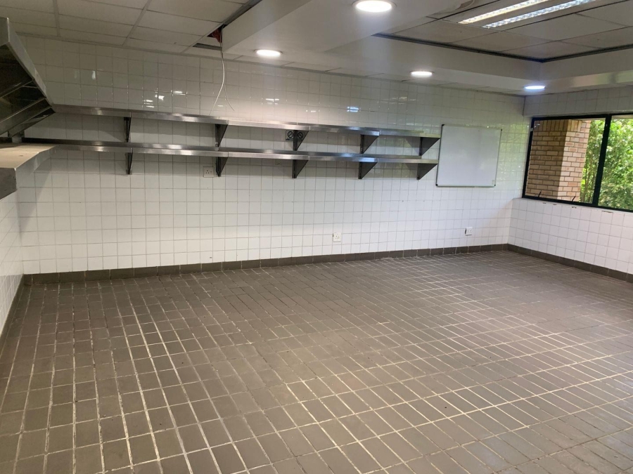 To Let Commercial Property for Rent in Gallo Manor Gauteng