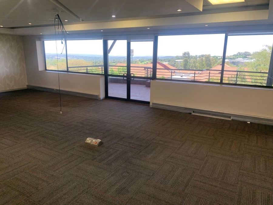 To Let Commercial Property for Rent in Gallo Manor Gauteng