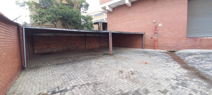 To Let commercial Property for Rent in Benrose Gauteng