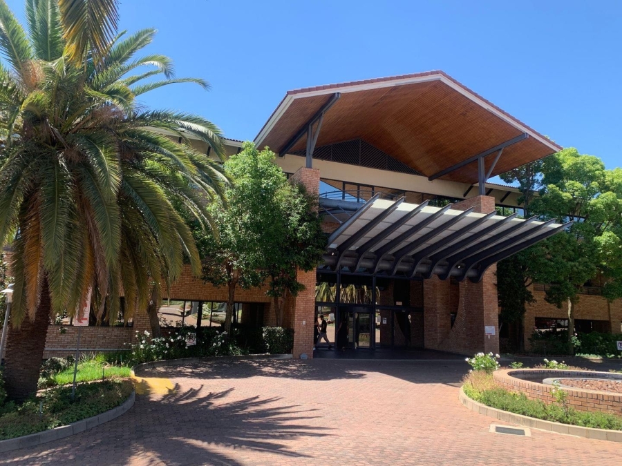 To Let commercial Property for Rent in Woodmead Gauteng