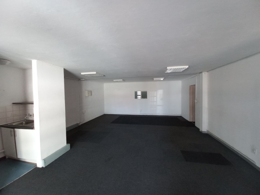 To Let commercial Property for Rent in Driehoek Gauteng