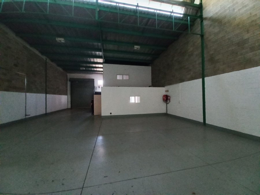 To Let commercial Property for Rent in Driehoek Gauteng