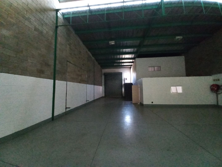 To Let commercial Property for Rent in Driehoek Gauteng