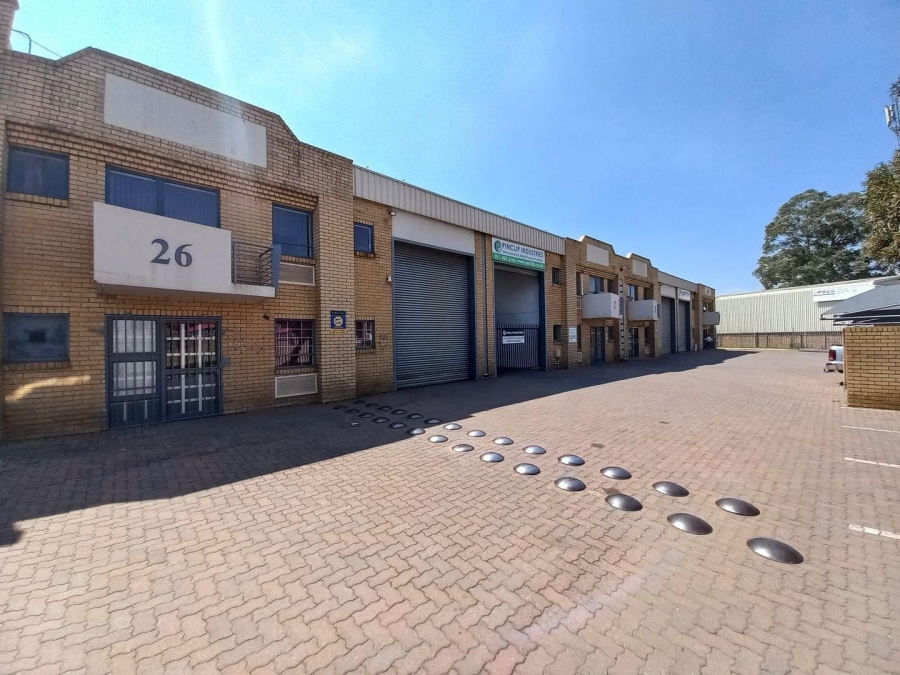 To Let commercial Property for Rent in Driehoek Gauteng