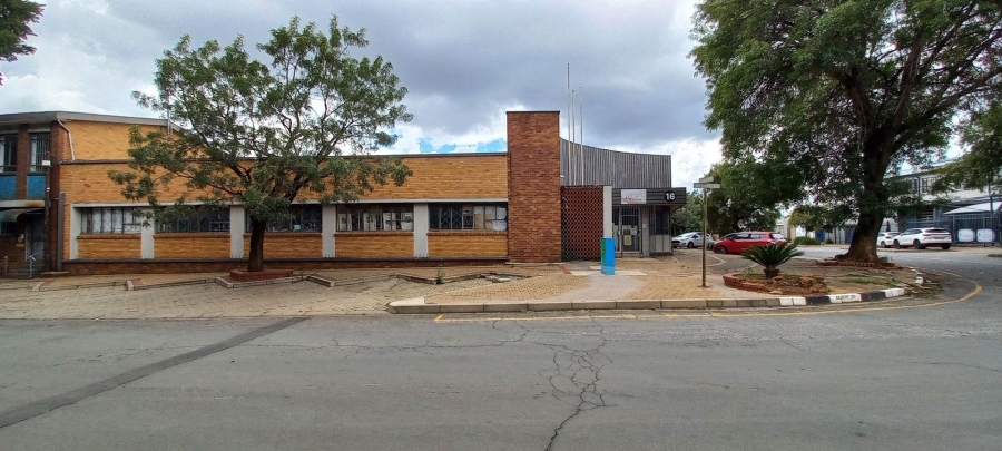To Let commercial Property for Rent in Benrose Gauteng