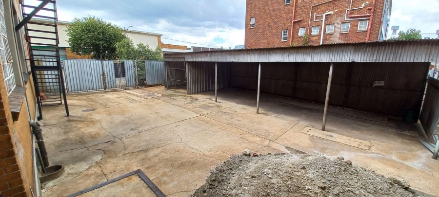 To Let commercial Property for Rent in Benrose Gauteng