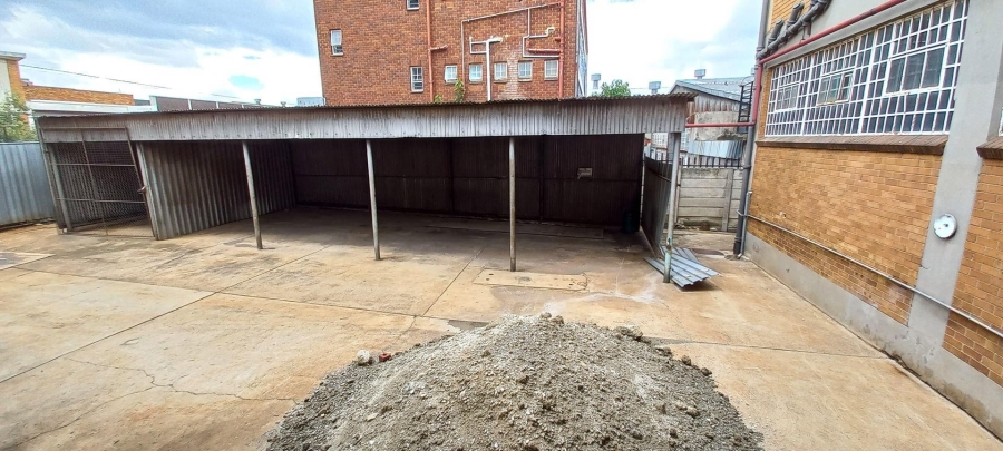 To Let commercial Property for Rent in Benrose Gauteng