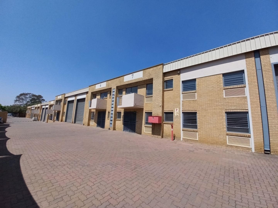 To Let commercial Property for Rent in Driehoek Gauteng
