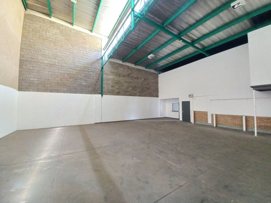 To Let commercial Property for Rent in Driehoek Gauteng