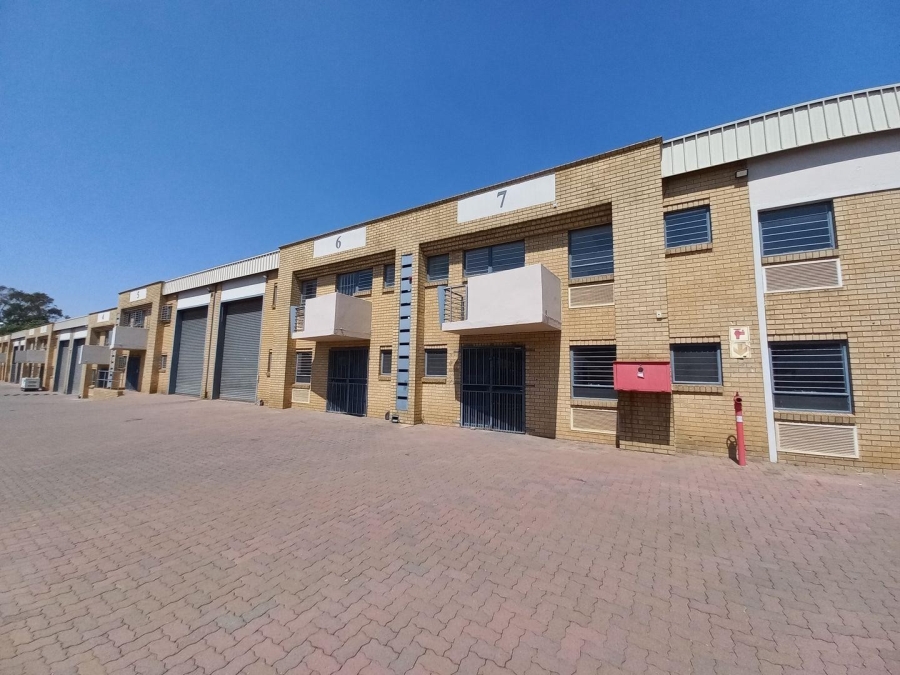 To Let commercial Property for Rent in Driehoek Gauteng