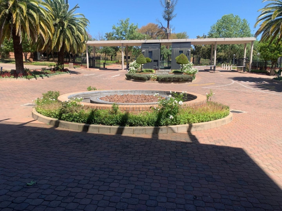 To Let commercial Property for Rent in Woodmead Gauteng