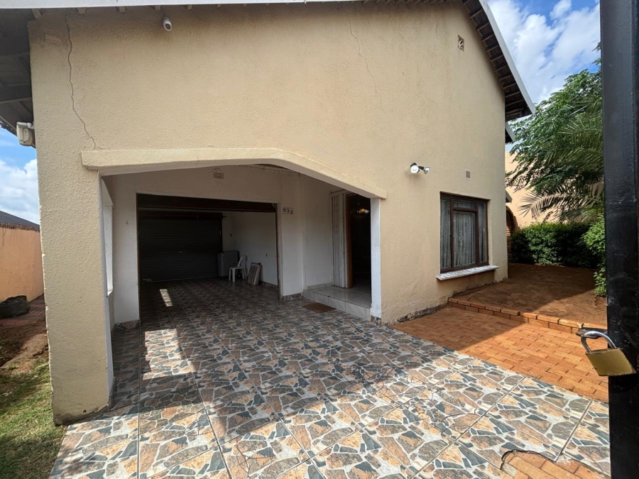 4 Bedroom Property for Sale in Diepkloof Gauteng