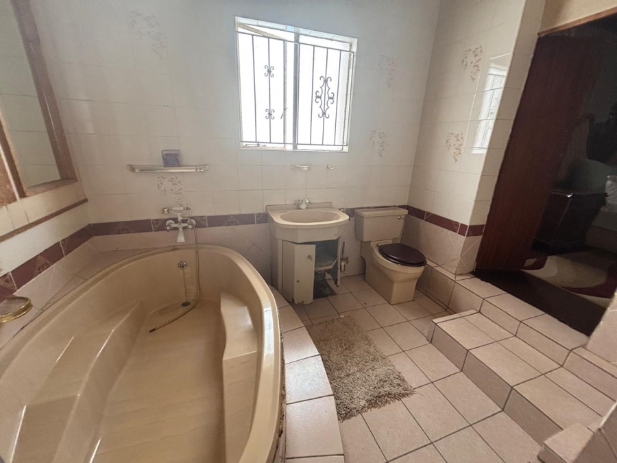 4 Bedroom Property for Sale in Diepkloof Gauteng