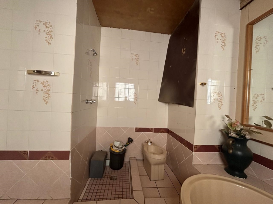 4 Bedroom Property for Sale in Diepkloof Gauteng
