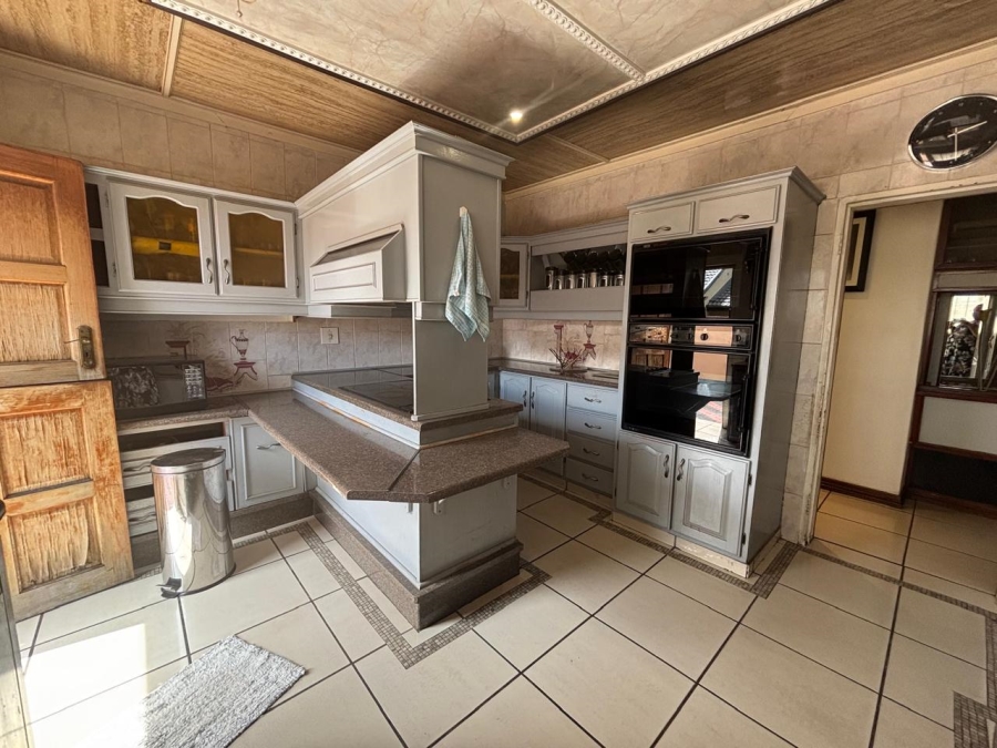 4 Bedroom Property for Sale in Diepkloof Gauteng