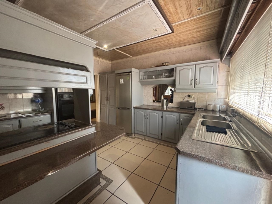 4 Bedroom Property for Sale in Diepkloof Gauteng