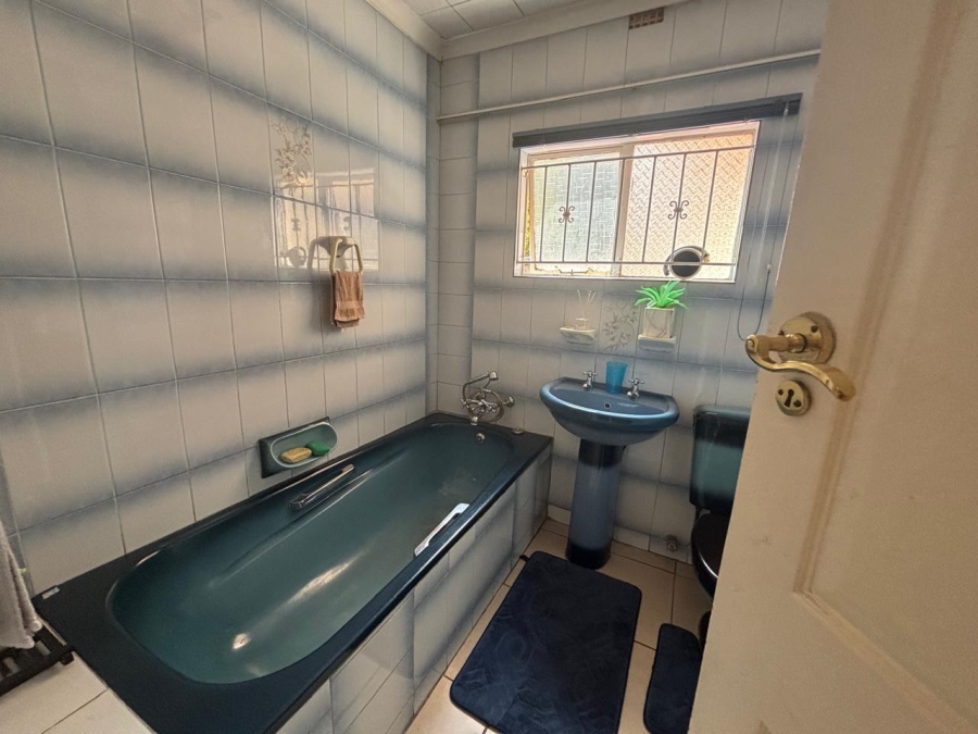 4 Bedroom Property for Sale in Diepkloof Gauteng