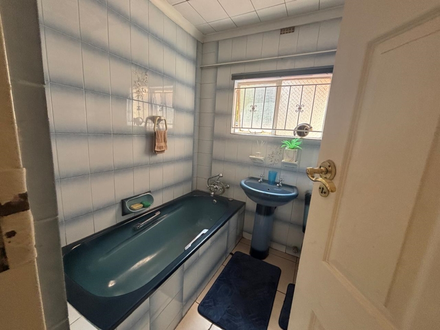 4 Bedroom Property for Sale in Diepkloof Gauteng