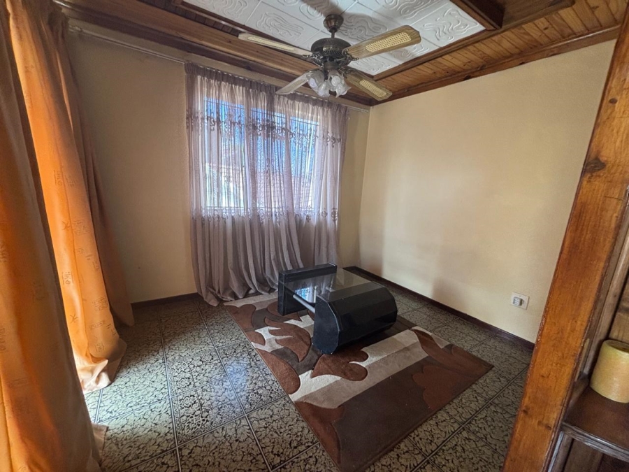 4 Bedroom Property for Sale in Diepkloof Gauteng