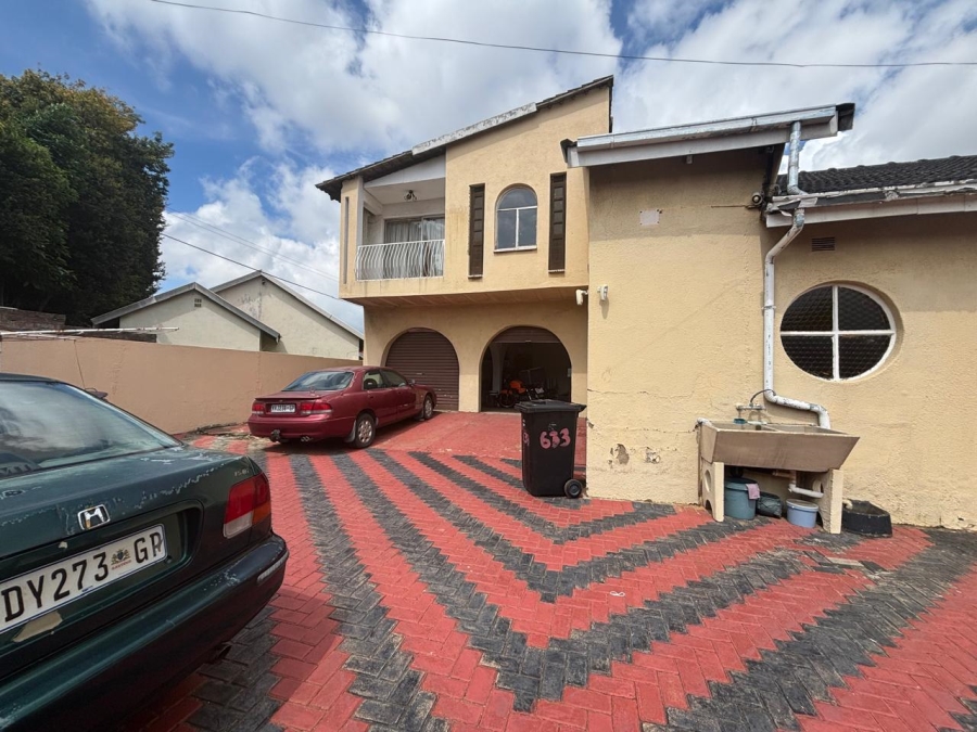 4 Bedroom Property for Sale in Diepkloof Gauteng
