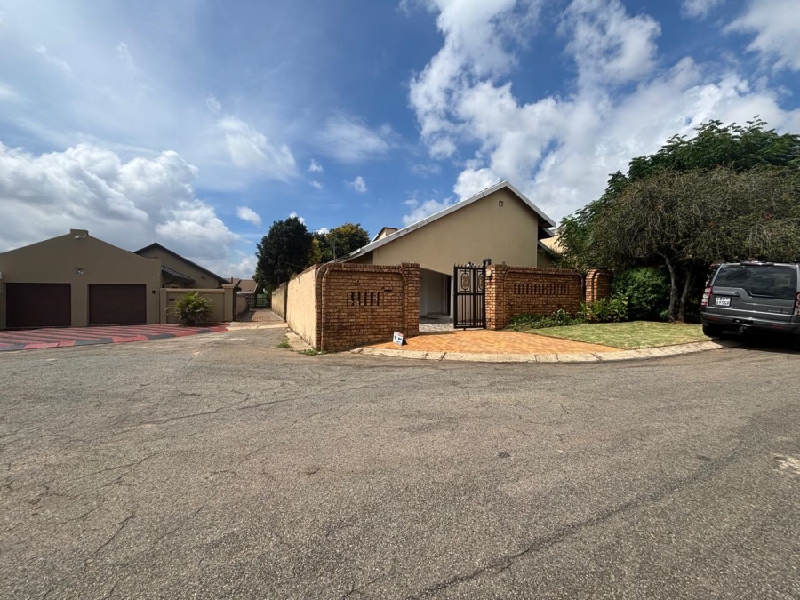 4 Bedroom Property for Sale in Diepkloof Gauteng