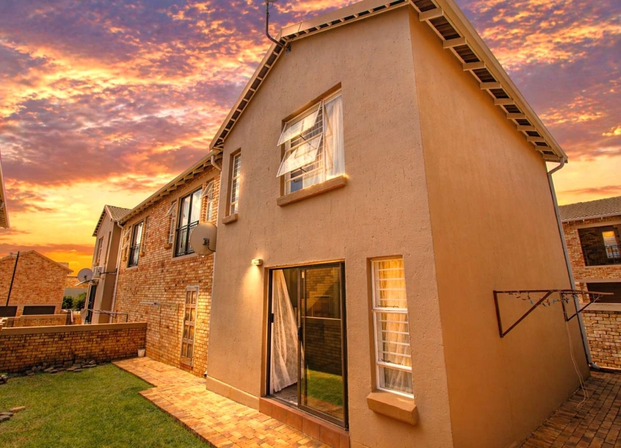 3 Bedroom Property for Sale in Wilgeheuwel Gauteng