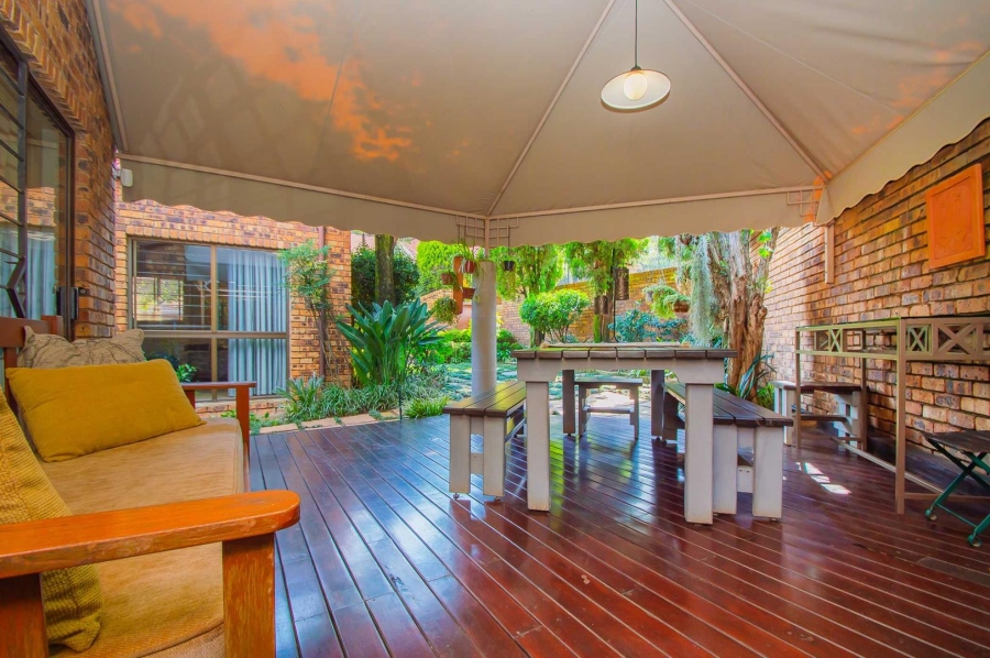 3 Bedroom Property for Sale in Constantia Kloof Gauteng