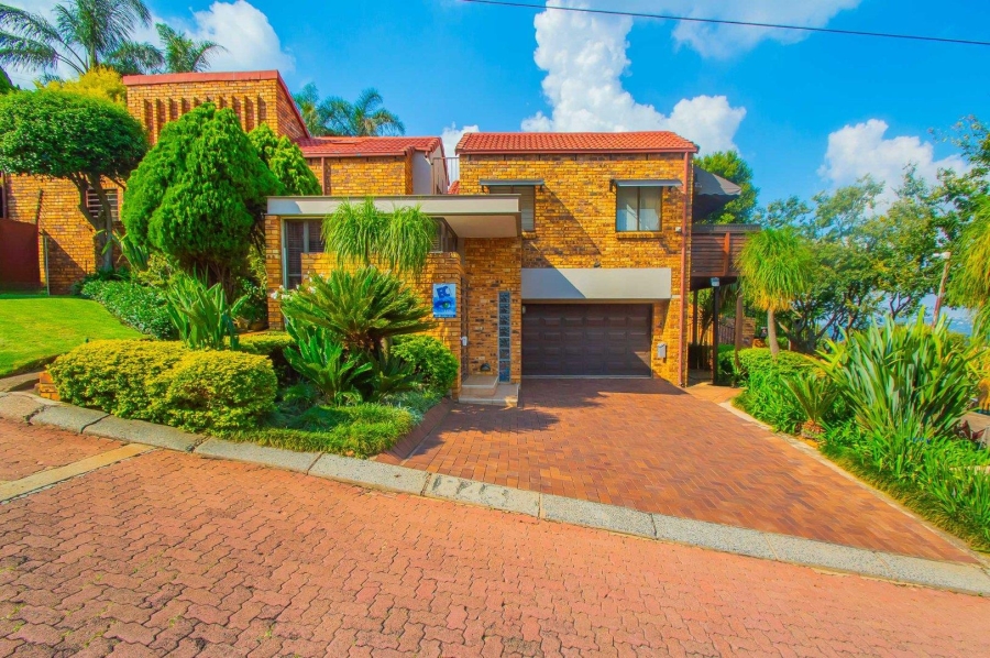 3 Bedroom Property for Sale in Constantia Kloof Gauteng