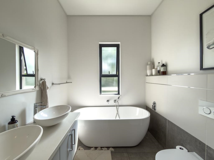 4 Bedroom Property for Sale in Midstream Hill Gauteng