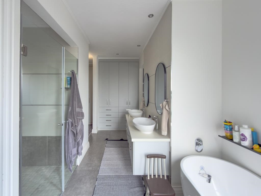 4 Bedroom Property for Sale in Midstream Hill Gauteng