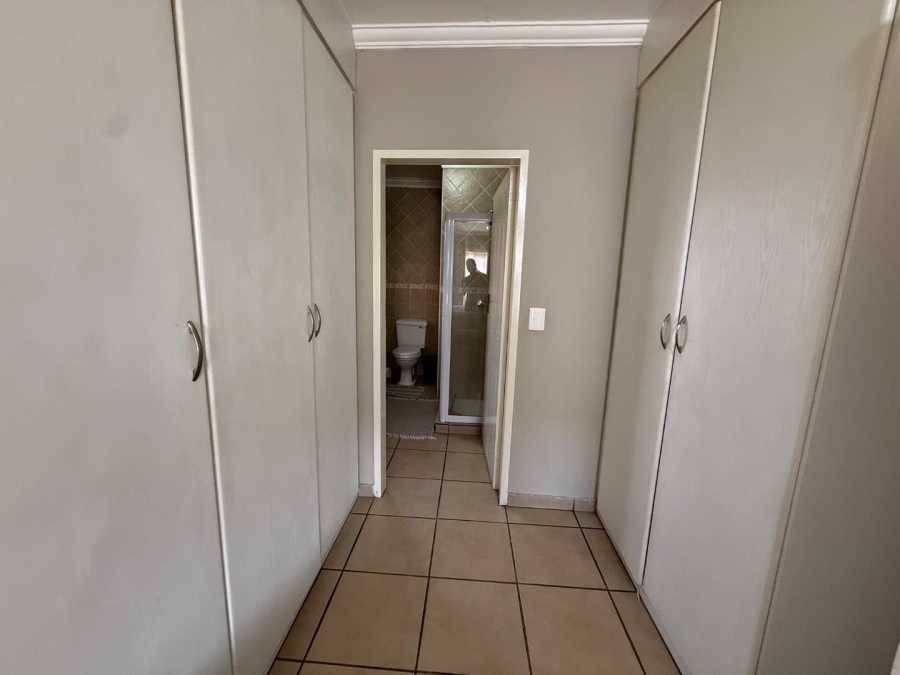 To Let 3 Bedroom Property for Rent in New Redruth Gauteng