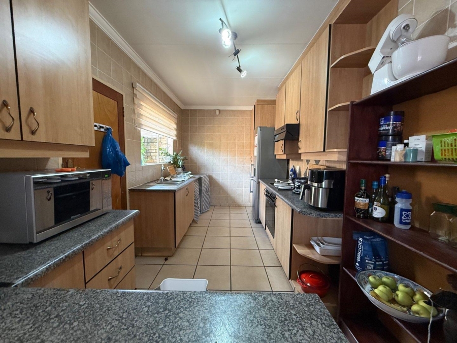 To Let 3 Bedroom Property for Rent in New Redruth Gauteng