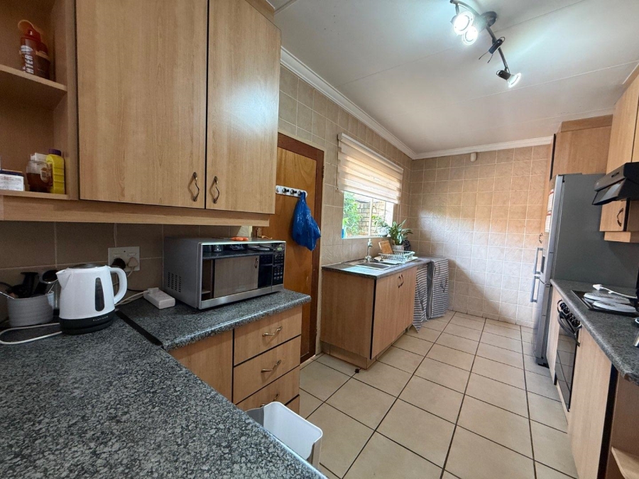 To Let 3 Bedroom Property for Rent in New Redruth Gauteng