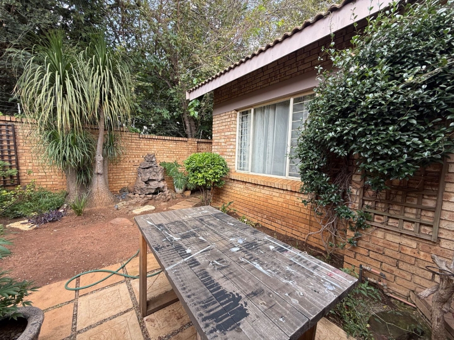 To Let 3 Bedroom Property for Rent in New Redruth Gauteng