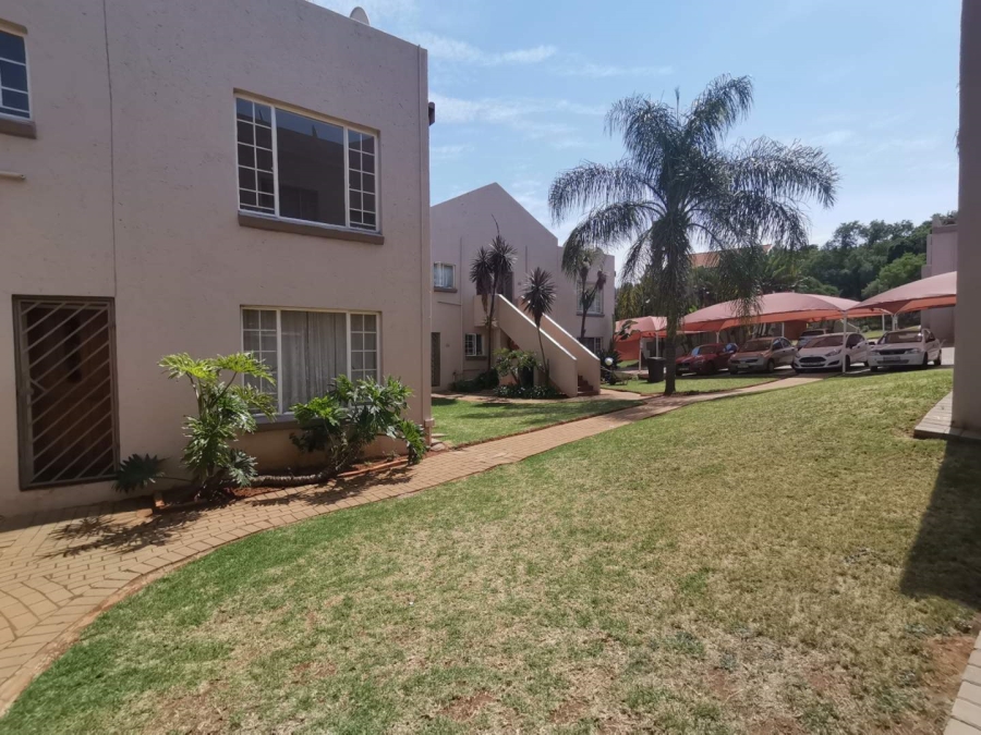 To Let 2 Bedroom Property for Rent in Garsfontein Gauteng
