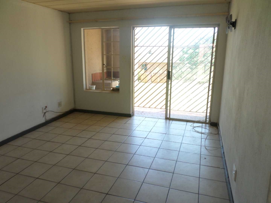 To Let 2 Bedroom Property for Rent in Garsfontein Gauteng