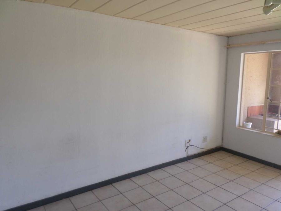 To Let 2 Bedroom Property for Rent in Garsfontein Gauteng