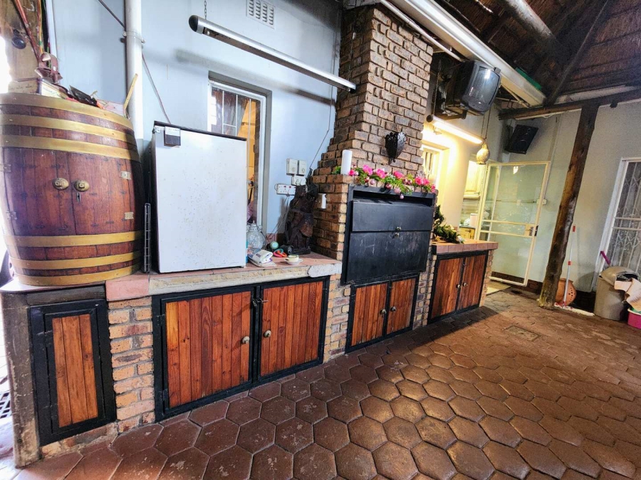 4 Bedroom Property for Sale in Parktown Estate Gauteng