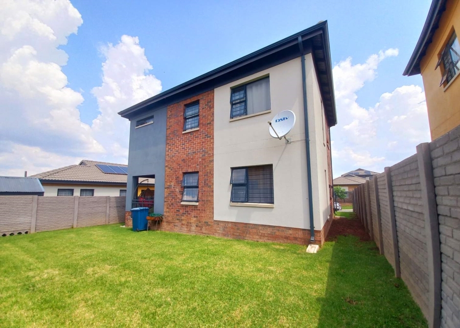 4 Bedroom Property for Sale in Lotus Gardens Gauteng