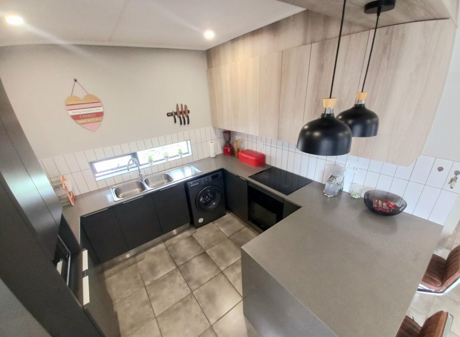 4 Bedroom Property for Sale in Lotus Gardens Gauteng