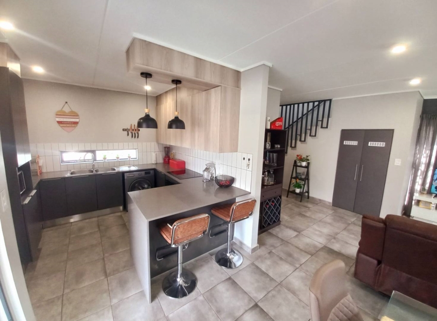 4 Bedroom Property for Sale in Lotus Gardens Gauteng