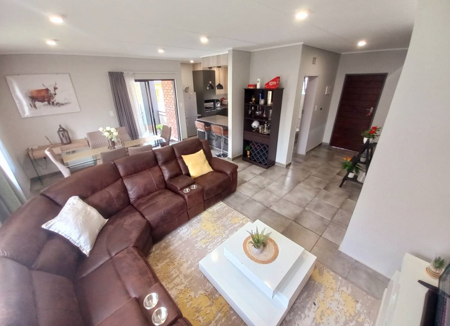 4 Bedroom Property for Sale in Lotus Gardens Gauteng