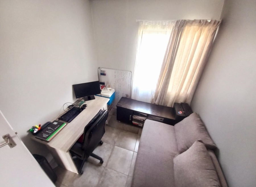 4 Bedroom Property for Sale in Lotus Gardens Gauteng