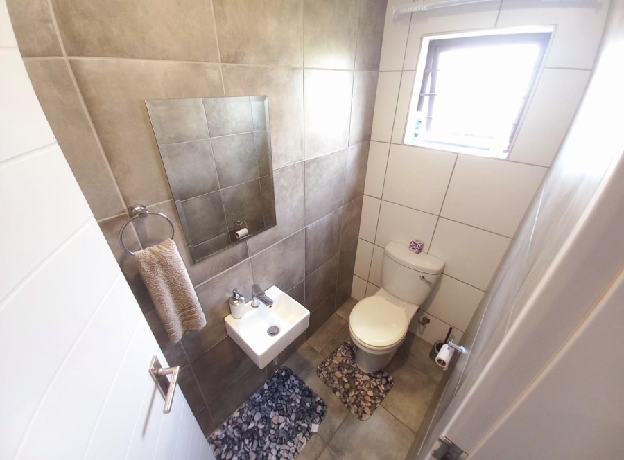 4 Bedroom Property for Sale in Lotus Gardens Gauteng