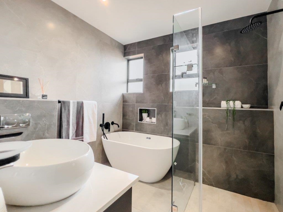 4 Bedroom Property for Sale in Fountainbrook Estate Gauteng